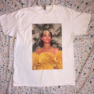 *Rihanna* Graphic Tee